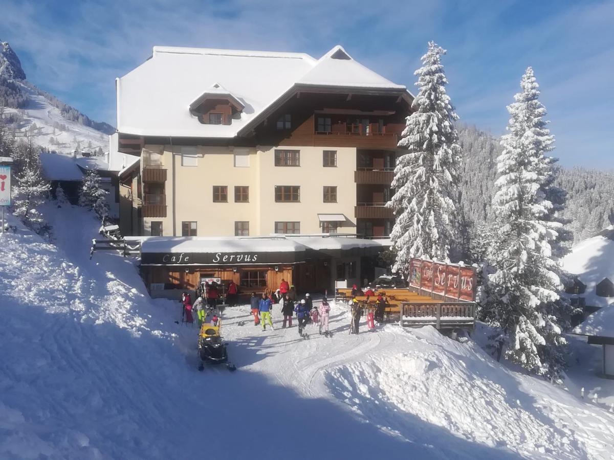 Apartments Susanne Und Jasmin - Haus Sonnleitn Sonnenalpe Nassfeld Bagian luar foto